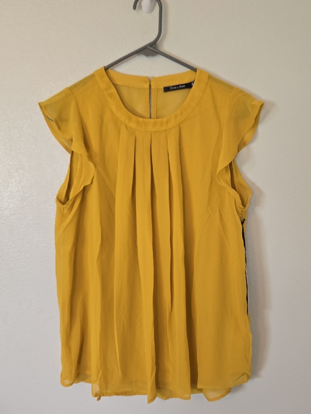 Doe & Rae | NWT Mustard Yellow Pleated Front High Neck Ruffle Sleeve Top Sz Med
